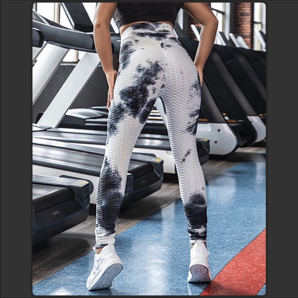 🌟 White Bubble Brazilian Scrunch Butt Yoga Pant - Picture 4 of 10